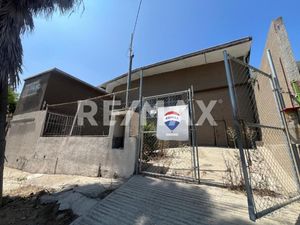 BODEGA COMERCIAL EN RENTA DE 480 M2, EN LA PRESA TIJUANA, B.C.