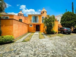 Excelente Casa con el MEJOR Clima de CUERNAVACA!!!