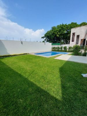 Exclusiva Residencia en Condominio de Diseño Único en Lomas de Cuernavaca