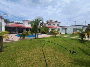 Casa en Yautepec con gran Alberca y Jardín