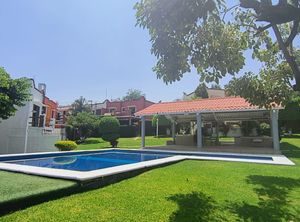 Casa. Con ALBERCA en Burgos, Sur de Cuernavaca