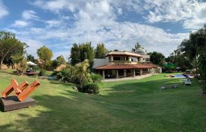 CASA ESTILO COLONIAL MEXICANO MODERNO EN VENTA TEPOZTLÁN