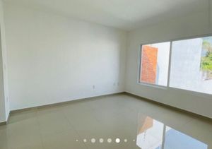 HERMOSA CASA NUEVA EN PRIVADA CON ALBERCA Y JARDIN PROPIO UBICADO EN JIUTEPEC