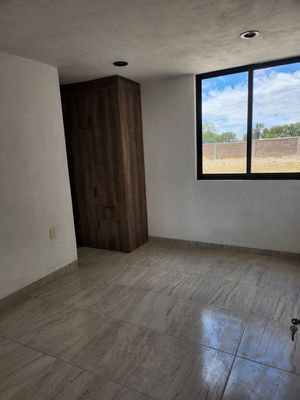 CASA EN VENTA EN CUMBRES DE SAN MIGUEL