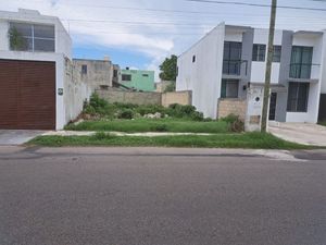 Venta de terreno 198 m2 en paseo de pensiones, Mérida