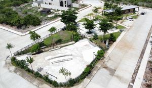 Terrenos Residenciales en venta en Tixcuytún, Yucatán con parques