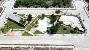 Terrenos Residenciales en venta en Tixcuytún, Yucatán con parques