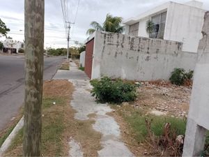 Venta de terreno 198 m2 en paseo de pensiones, Mérida