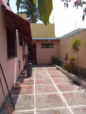 Venta de casa de una planta en San Nicolás, Mérida  de 2 habitaciones