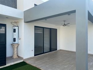 Residencia completamente vestida y equipada en Privada de Conkal!