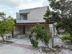 Venta de casa de 3 Habitaciones en Mérida dentro de privada