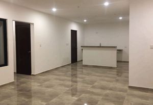 Residencia  de 642 m2 de terreno en Privada de Conkal! Zona Norte!