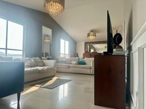 Baja de Precio Departamento Penthouse Remodelado Lomas Verdes