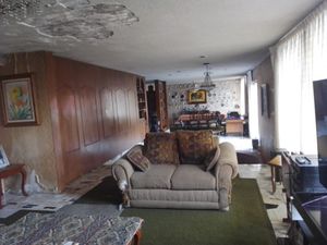 sala de tv , mesa de juegos para adultos , sala comedor