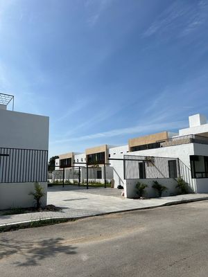 Town House en VENTA, MÉRIDA-TEMOZÓN !