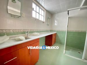 CASA REMODELADA EN VENTA EN FRACC. PRIVADO (COYOACÁN).