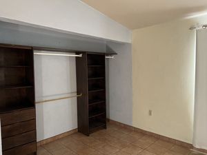 Casa amplia en zona residencial