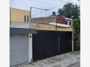 Casa en Venta en La Calma Zapopan