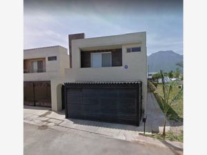 Casa en Venta en Cumbres Madeira Monterrey