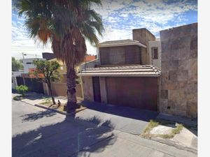 Casa en Venta en Arboledas 1a Secc Zapopan