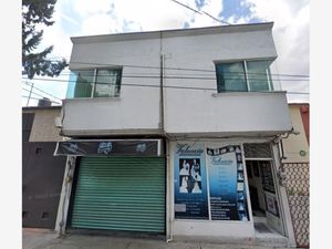 Casa en venta en Centro Urbano, Cuautitlán Izcalli, Méx., México. Parque  Espejo de los Lirios, Centro Universitario Cuautitlán Izcalli (CUCI),  Bodega Aurrerá Cuautitlán