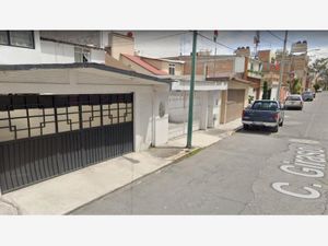 Casa en Venta en Club Jardin Toluca