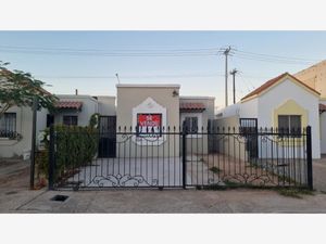 Casa en venta en Sevilla, 21378 Mexicali, ., México. Colegio Mon Ruyz,  Mercado Super Nichy's, Iglesia Bautista El Sembrador