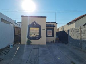 Casa en venta en Sevilla, 21378 Mexicali, ., México. Colegio Mon Ruyz,  Mercado Super Nichy's, Iglesia Bautista El Sembrador