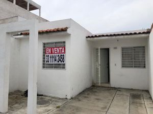 Casa en venta en Pino Suárez, Tonalá Centro, Tonalá, Tonalá, Jal., 45400.