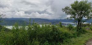 El Santuario, con maravillosa vista al Lago