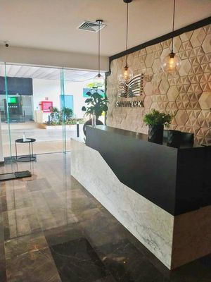 Renta de Oficina Moderna en el Edificio SkyWork Norte de Merida