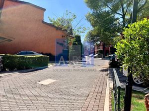 Venta Casa Iluminada en condominio Zona Desierto de los Leones, Alvaro Obregón