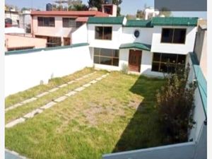 Casa en venta en Viveros de Xochimilco, Hab Viveros de la Loma, 54080  Tlalnepantla de Baz, Méx., México. Sam's Club Satélite, Walmart Satélite,  DIF Tlanepantla