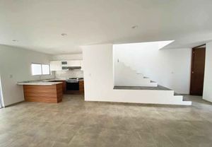 CASA EN VENTA EN FRACCIONAMIENTO CISNES ALTOZANO, MORELIA