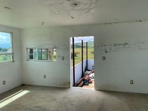 TERRENO CON BODEGA EN VENTA EN CARRETERA PATZCUARO, MICHOACAN