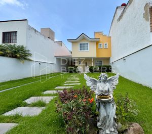 Casa en Venta en el  Fraccionamiento el Palomar , Tlajomulco de Zúñiga