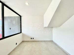 CASA EN  VENTA EN SOLARES SANTILLANA 2