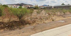 TERRENO COMERCIAL EN VENTA CON EXCELENTE UBICACIÓN EN CORREGIDORA QUERÉTARO.