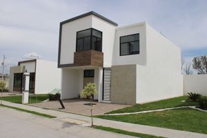 Casa Venta  en Residencial al Poniente de Aguascalientes.