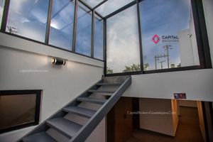 Casa nueva de lujo en venta Chapalita una planta, en esquina.