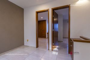 CASA EN VENTA EN SOLARES ZAPOPAN