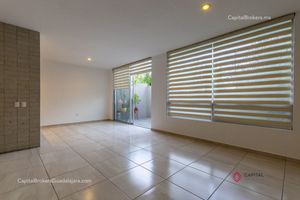 CASA EN VENTA EN SOLARES ZAPOPAN