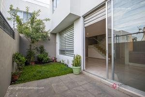 CASA EN VENTA EN SOLARES ZAPOPAN