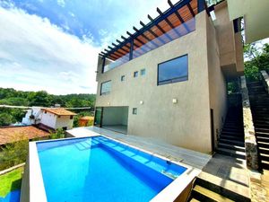 CASA EN VENTA, VALLE DE BRAVO.