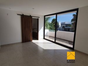 Casa en venta,  Fracc. Portanova, cerca de Plaza Constituyentes