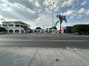 Local Comercial en Blvd. Adolfo López Mateos, 448m2 - Renta - Celaya