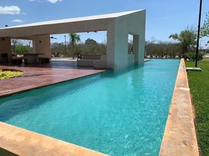 Terreno frente a parque  y piscina en Jardines de la rejoyada B145