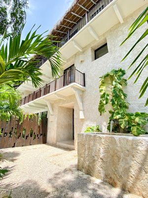 Penthouse de 2 recámaras, lock-off, en venta en Tulum. Aldea Zamá