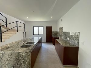 Casa de 3 recámaras + cuarto de servicio en venta en Temozón, Mérida