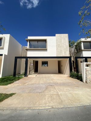 ¡ÚLTIMA UNIDAD! Casa nueva de 3 recámaras en venta en privada en Mérida